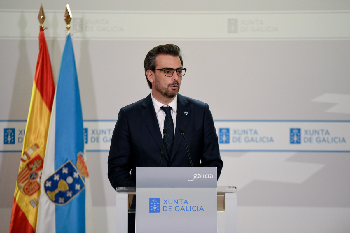 Diego Calvo en el atril de la Xunta.