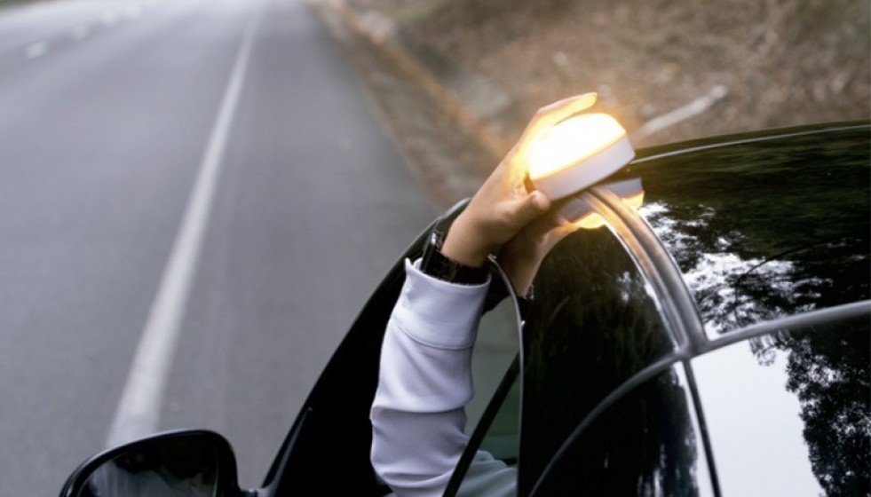 Dispositivo luminoso V-16.