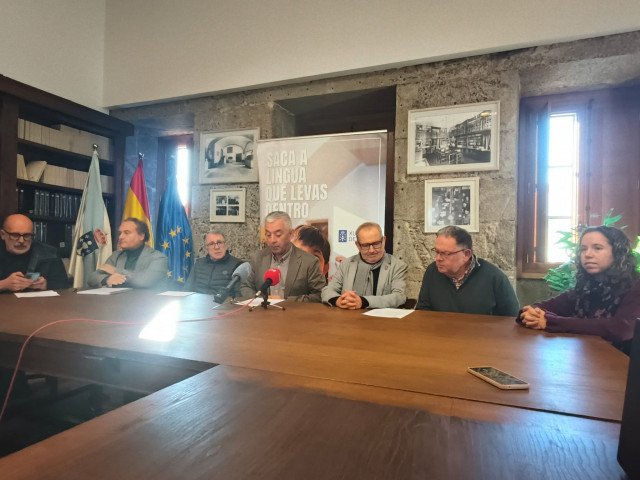 El médico Roberto Fernández gana el Premio Ramón Piñeiro 2025 con una obra 