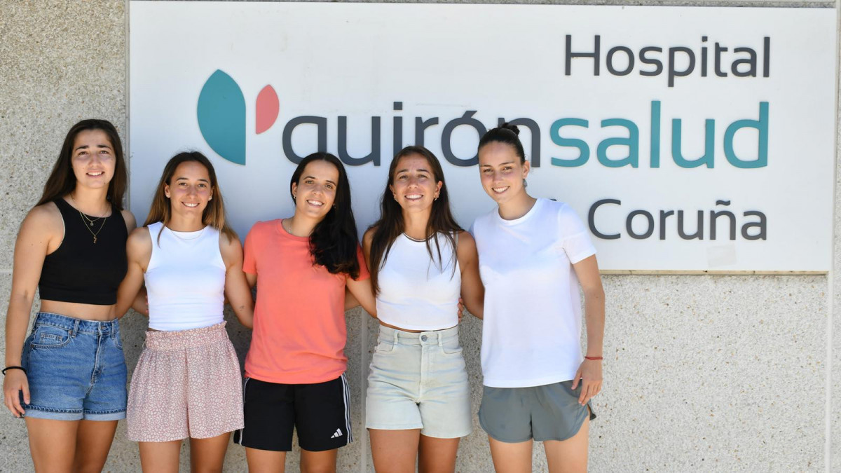 Jugadoras del Deportivo Abanca en el reconocimiento médico en Quirón Salud
