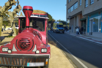 Herida una animadora del tren navideño de Narón (A Coruña) al caer del vehículo en marcha