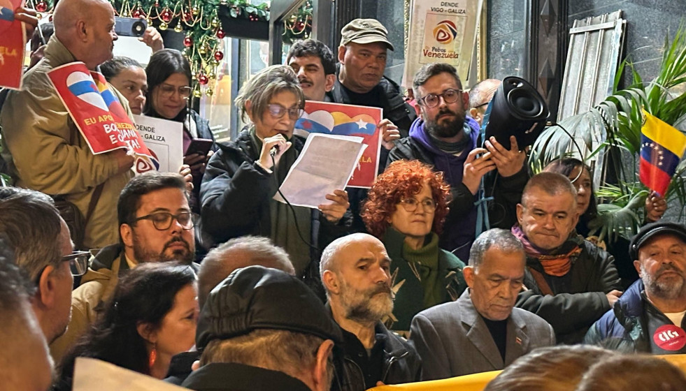 Protesta de AGABO el día 4 en Vigo con la presencia de Nestor Rego el diputado del BNG en el Congreso