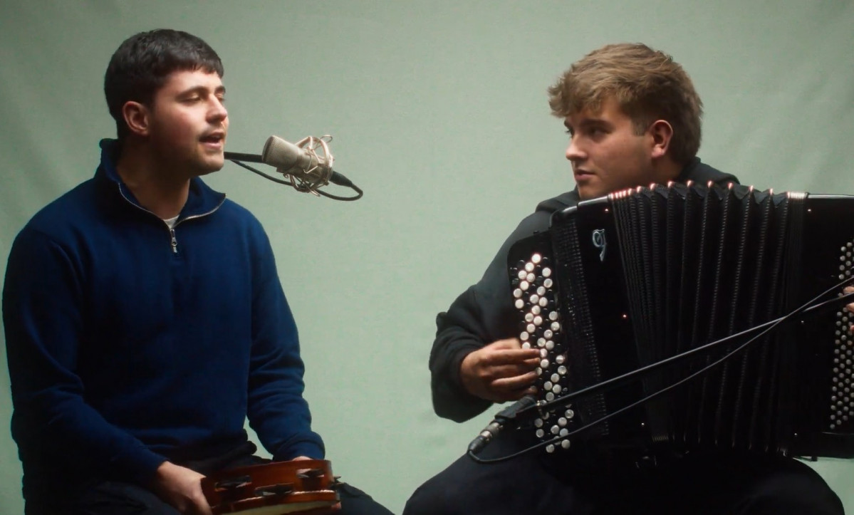 Unto Vello en un aimagen de a101 youtube