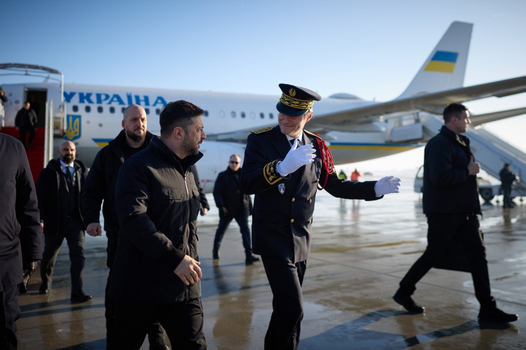 Zelensky durante su llegada a Paru00eds