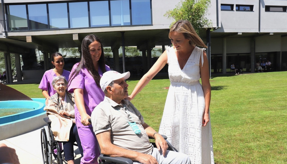 La conselleira de Política Social afirma que las residencias de mayores empiezan una nueva etapa después de la pandemia