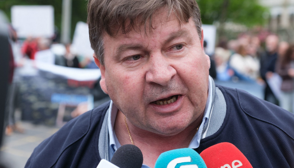 Archivo - El presidente de las Cofradías de Galicia, José Antonio Pérez Sieira, durante la concentración en Defensa do Sector Percebeiro de Galicia e Contra as chapuzas políticas ao sector do mar