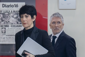 La ministra de Seguridad Social Elma Sainz y el ministro del Interior Grande Marlaska