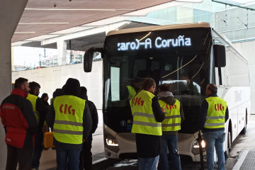 Archivo - Piquetes durante la huelga de transporte en la estación intermodal de Santiago