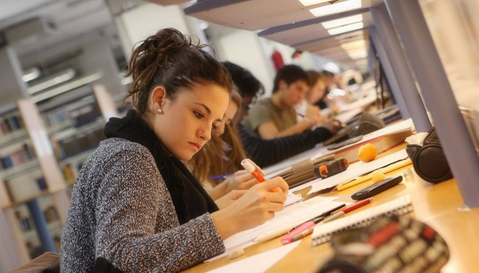 Estudiantes estudio
