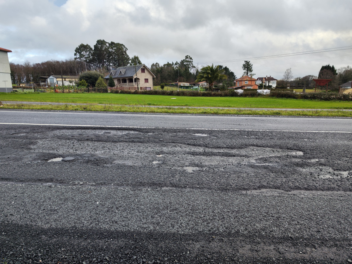Pavimento irregular en la Nacional 634