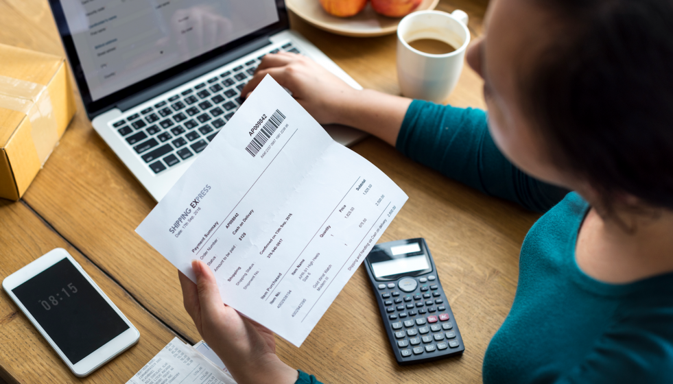 Facturando en el ordenador portátil