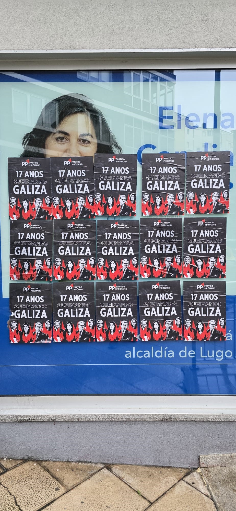 Imagen de los carteles pegados en distintas sedes locales y provinciales del PPdeG