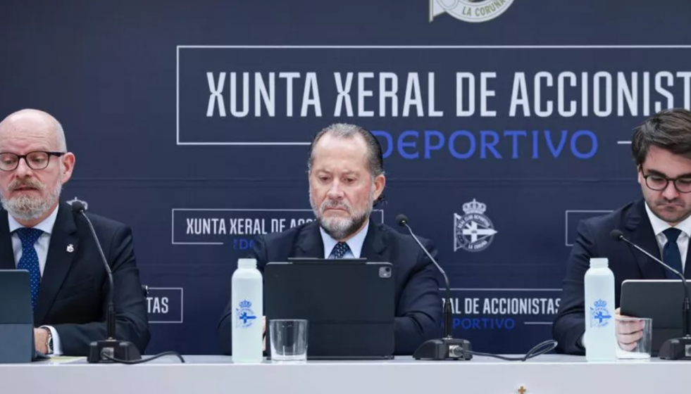 Escotet presidiendo la junta de accionistas del Deportivo de La Coruña