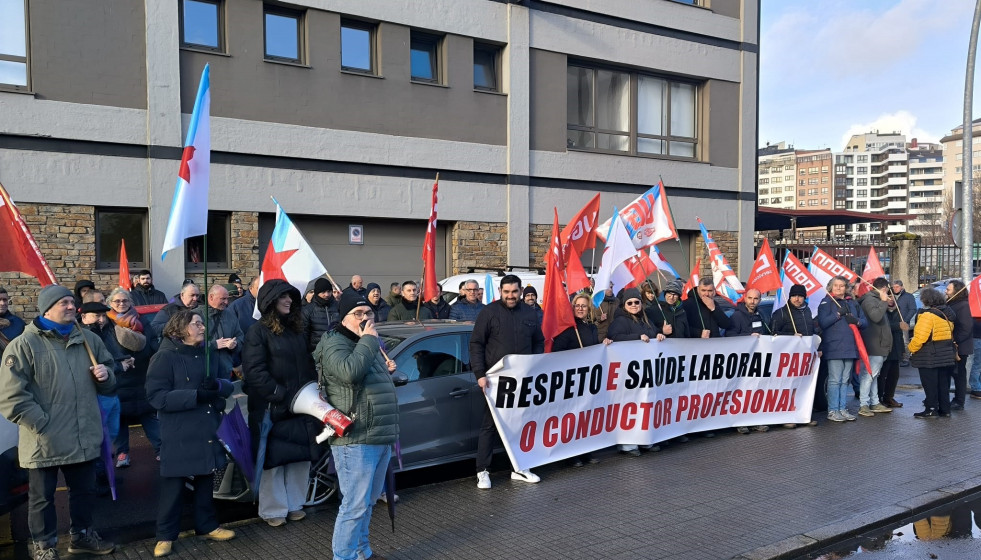 Protesta de personal del transporte de viajeros por carretera en la provincia de A Coruña