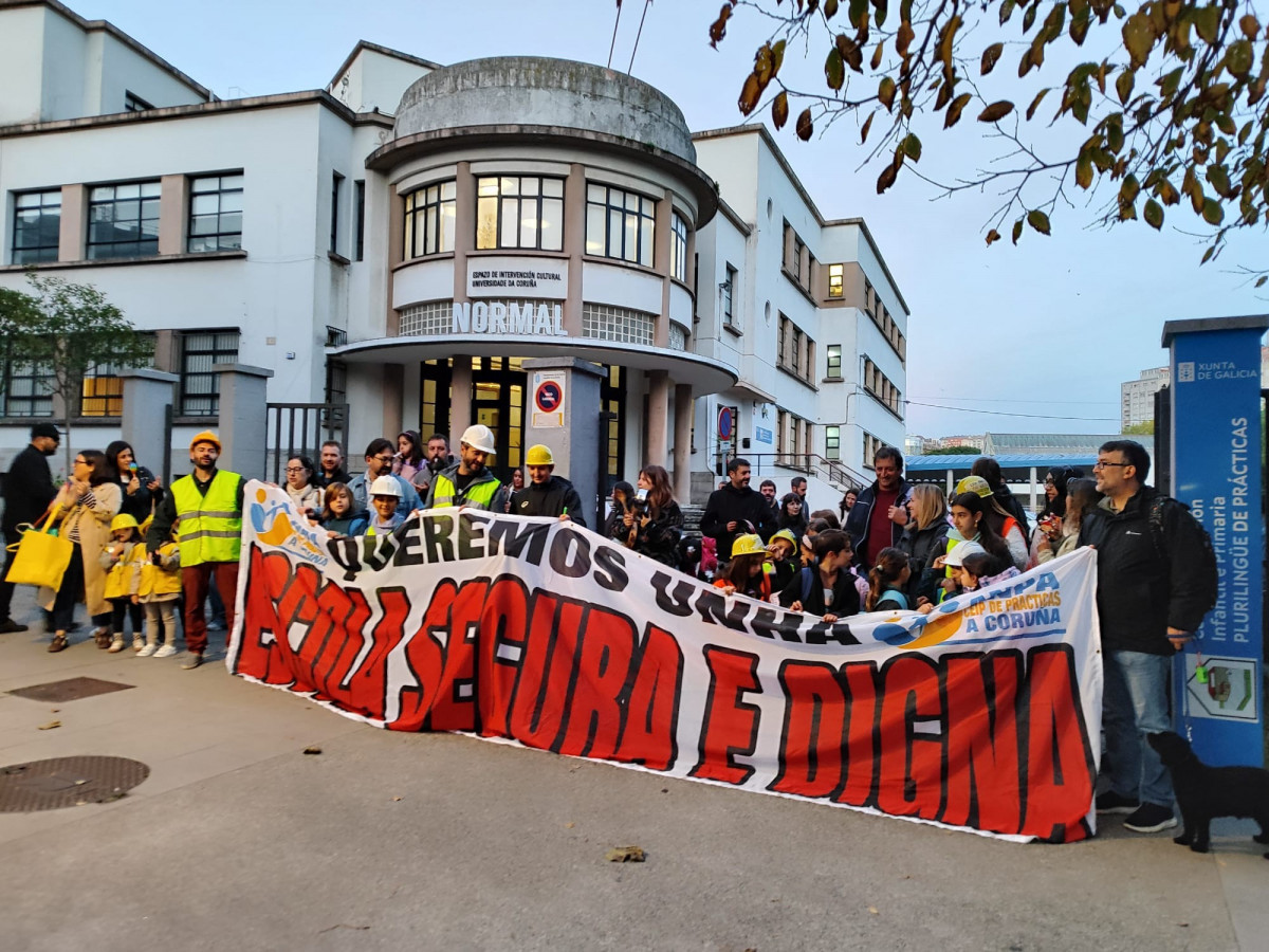 Una protesta del ANPA CEIP de Pru00e1cticas de A Coruu00f1a en una imagen de su Facebook
