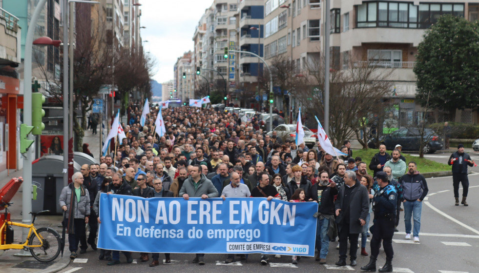 Cientos de trabajadores de GKN se manifiestan contra el ERE que pretende impulsar la empresa, a día 1 de febrero de 2026