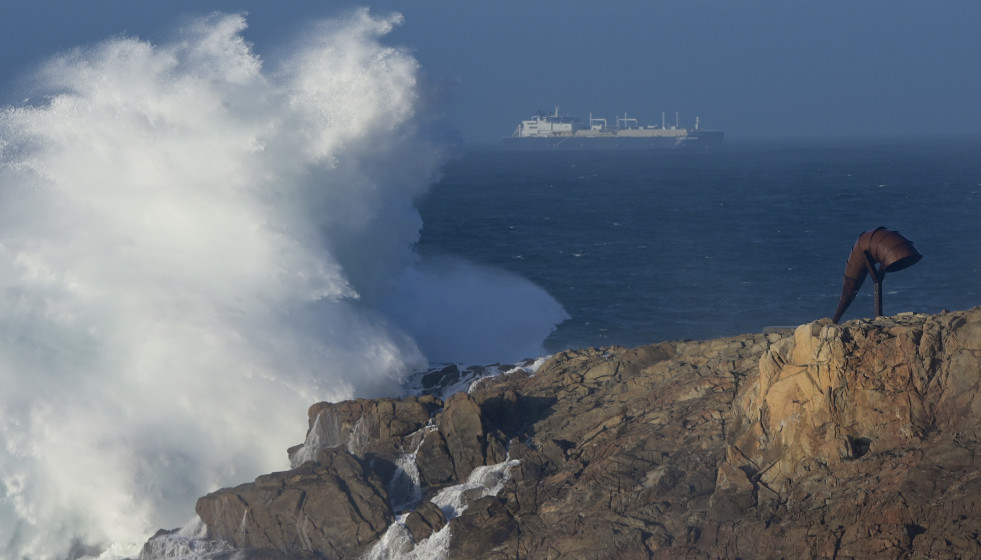 Archivo - Fuerte oleaje y tiempo anticiclónico, a 21 de febrero de 2022, en A Coruña, Galicia (España). La Direccion Xeral de Emerxencias e Interior da Vicepresidencia da Xunta ha anunciado una ale