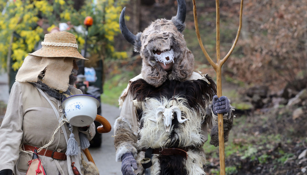 Entroido de Budián, la aldea donde ardieron nueve casas en el devastador incendio del pasado mes de septiembre