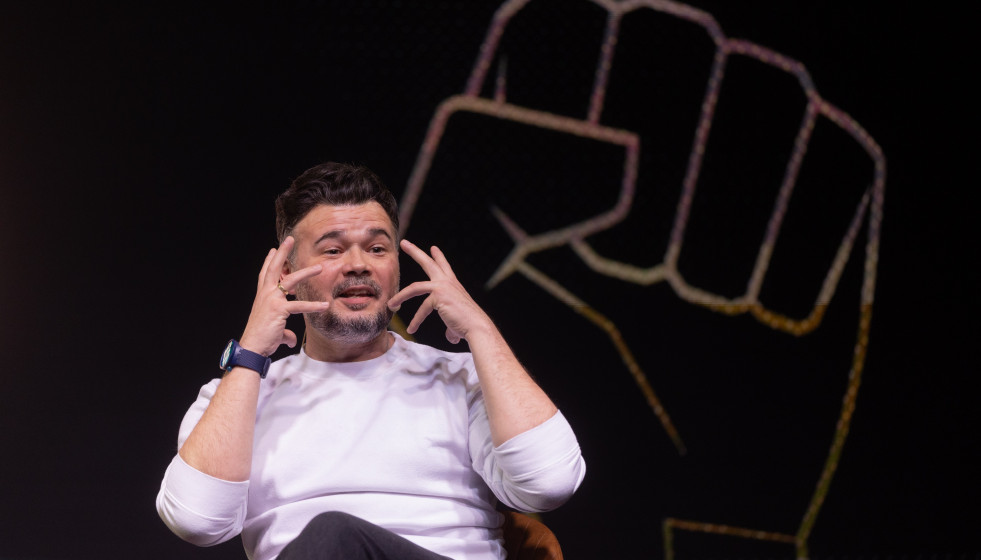El portavoz de ERC en el Congreso, Gabriel Rufián, durante un diálogo sobre el futuro de la izquierda alternativa, en la sala Galileo Galilei, a 18 de febrero de 2026, en Madrid (España).