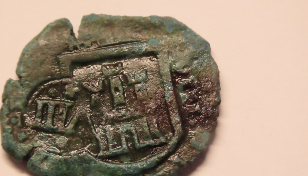 Maravedí hallado en la isla de Ons.