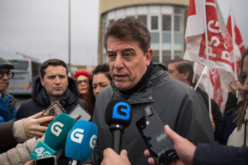 Archivo - La portavoz nacional del BNG, Ana Pontón, atiende a los medios de comunicación durante una nueva manifestación contra Altri, a 22 de marzo de 2025, en Pobra do Caramiñal, A Coruña, Gali