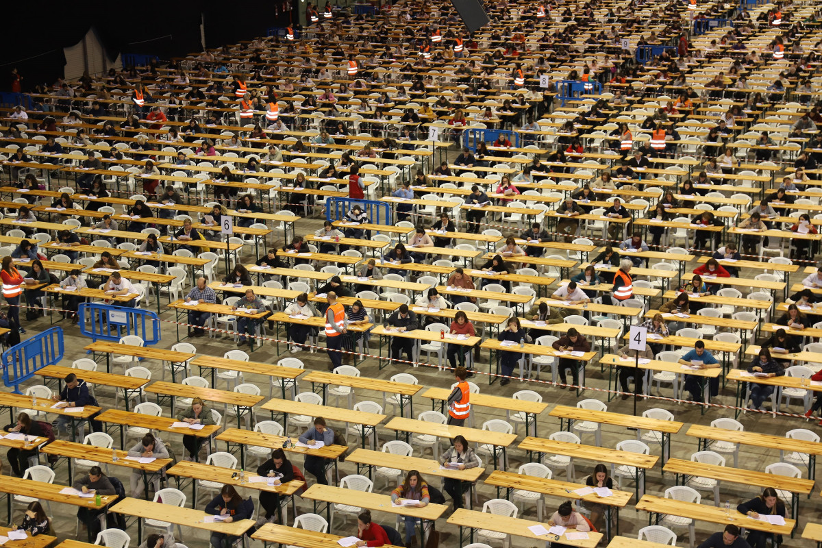 Archivo - Oposiciones de la Xunta en el recinto ferial de Silleda