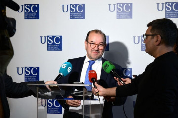 Archivo - El rector de la USC, Antonio López, en rueda de prensa, a 6 de noviembre de 2025.