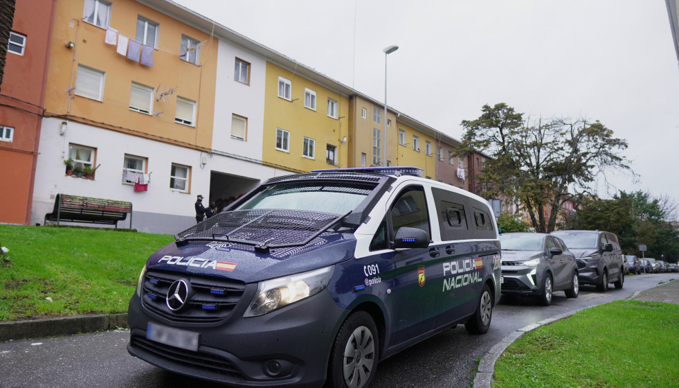 Archivo - Un furgón de la Policía Nacional se lleva a un detenido, a 20 de enero de 2026, en Ferrol, A Coruña, Galicia (España).