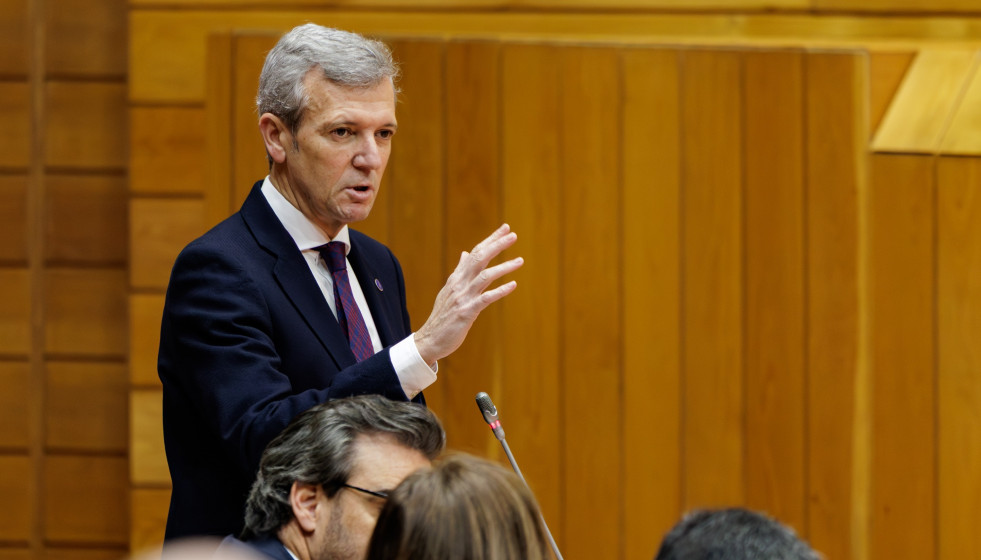 El presidente de la Xunta, Alfonso Rueda, en la sesión de control del Parlamento de Galicia