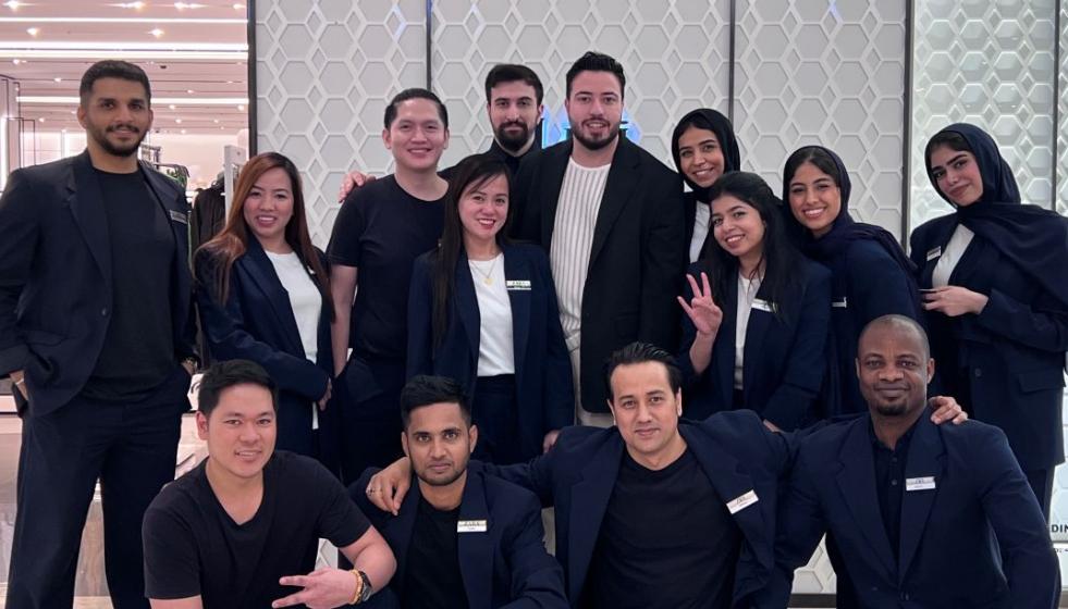 Empleados de una tienda de Zara City Center Bahrain en una foto del Linkedin de Ahmad Noureddine