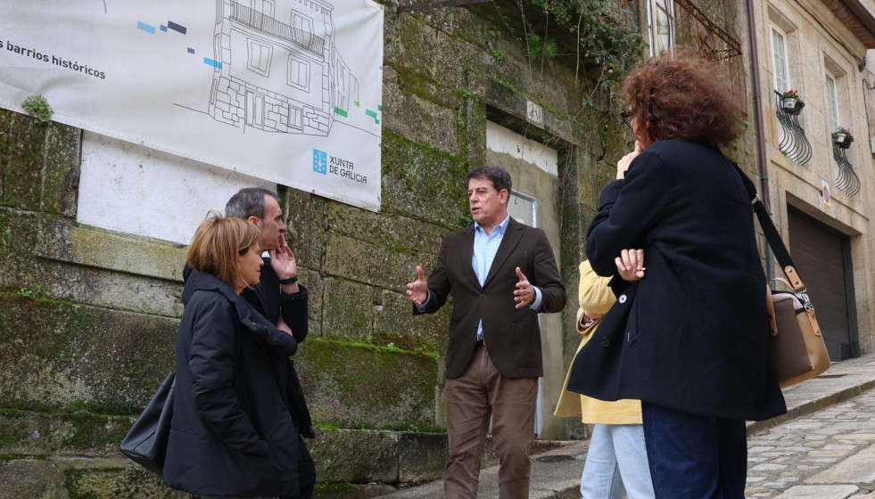 El Secretario Xeral Del Psdeg, José Ramón Gómez Besteiro, Visita Tui Para Denunciar El Estado De Abandono De Inmuebles Comprados Por La Xunta