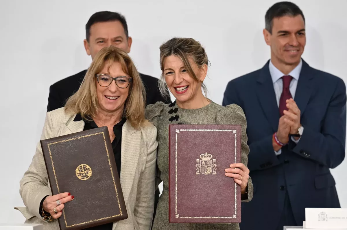 Yolanda Du00edez con su homu00f3loga portugues