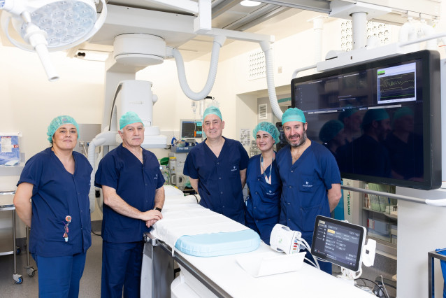 Equipo del Hospital Quirónsalud A Coruña que realizó con éxito una técnica mínimamente invasiva destinada a la reparación transcatéter de la válvula mitral