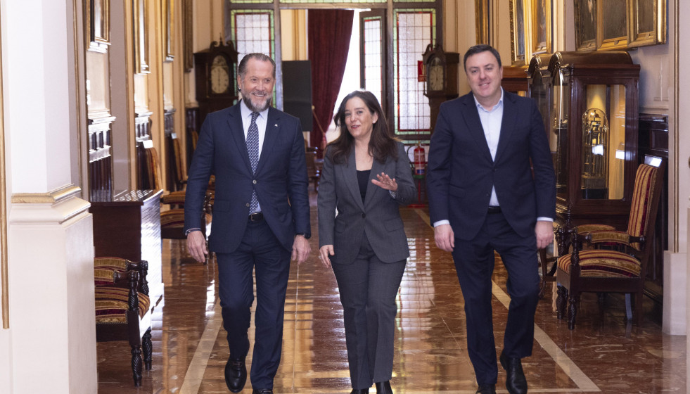 Escotet, Rey y Formoso en la presentación del convenio para la reforma de Riazor