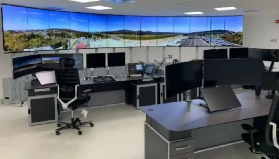 Torre de control remota que controla el aeropueto de Vigo