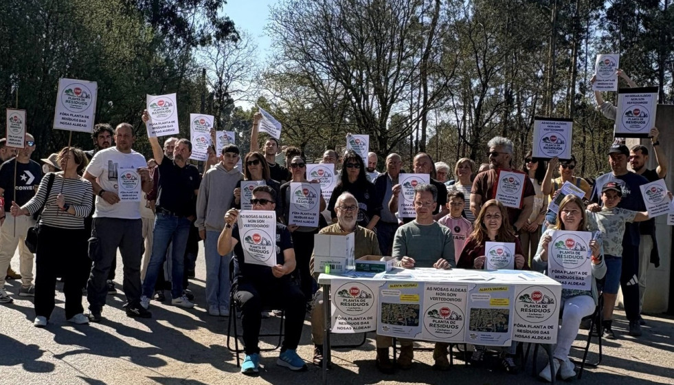 Presentación de la Plataforma STOP Planta de Residuos Cacheiras – Aldeas Limpas!