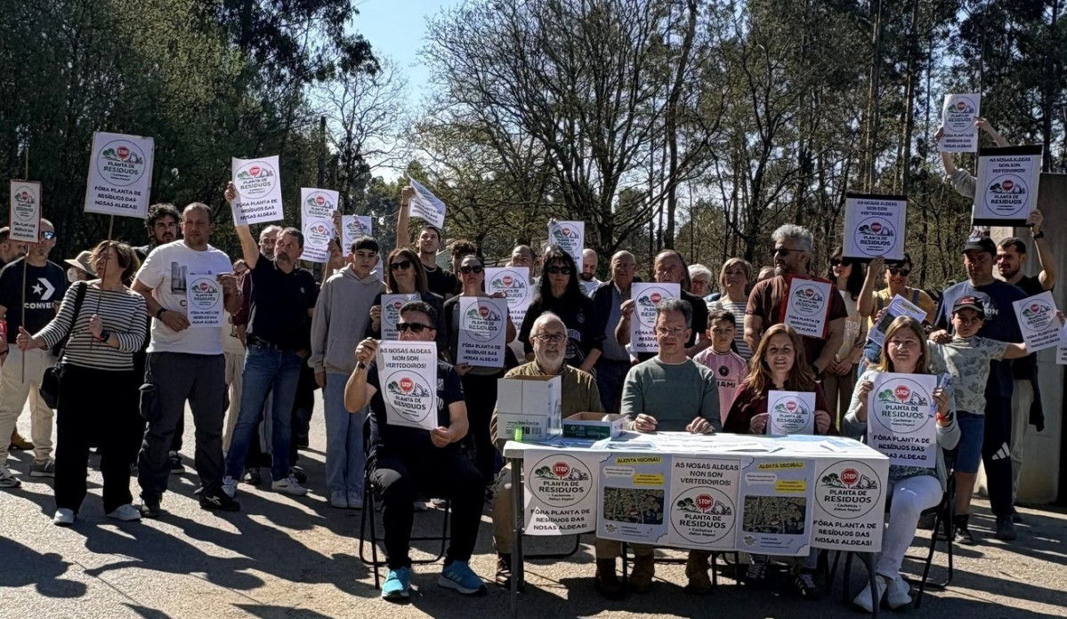 Presentaciu00f3n de la Plataforma STOP Planta de Residuos Cacheiras u2013 Aldeas Limpas!