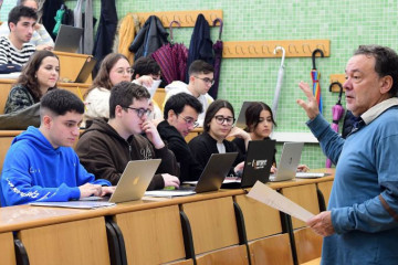 Archivo - Clase en la Facultad de Filología de la USC.