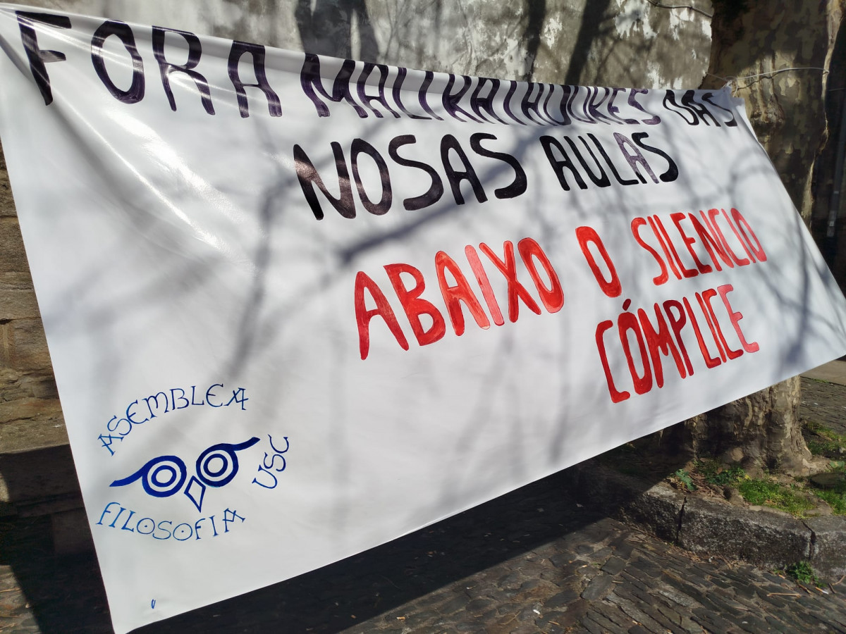 Pancarta de la movilizaciu00f3n contra el acoso en Filosofu00eda