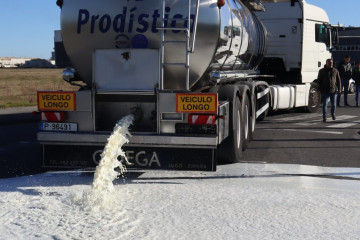 Sabotaje a una cisterna de leche en Curtis