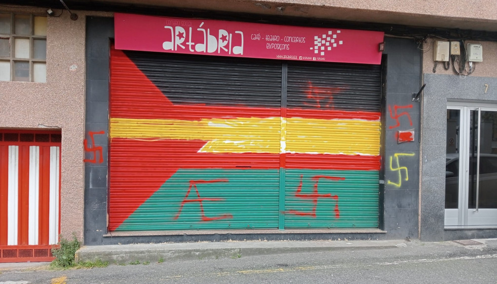 Vandalizan el local de la asociación cultural Artábria, a 28 de marzo de 2026.