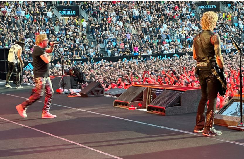 Los Guns N Roses en Vigo en una foto de María Jesús Pico Twitter @MaraJessPicopi1
