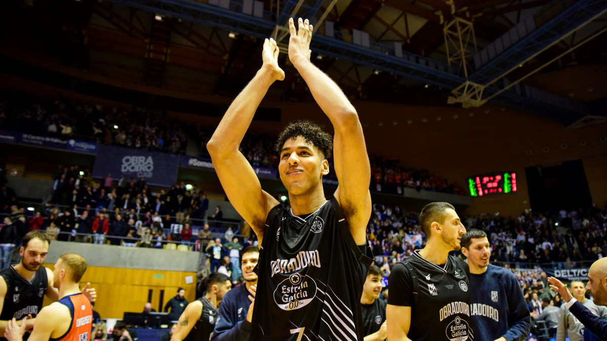 Obradoiro Basket celebra victoria sobre Leyma Coruña