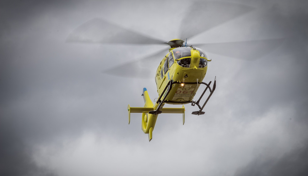 Archivo - Uno de los últimos vuelos de la médico del helicóptero del 061, decana de Europa, Charo Rua, en el helipuerto del Hospital Provincial de Conxo, a 7 de marzo de 2025, en Santiago de Compos