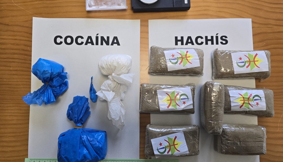 Detenido un vecino de Ribadeo (Lugo) buscado por la justicia al que se intervino 200 gramos de cocaína y 700 de hachís