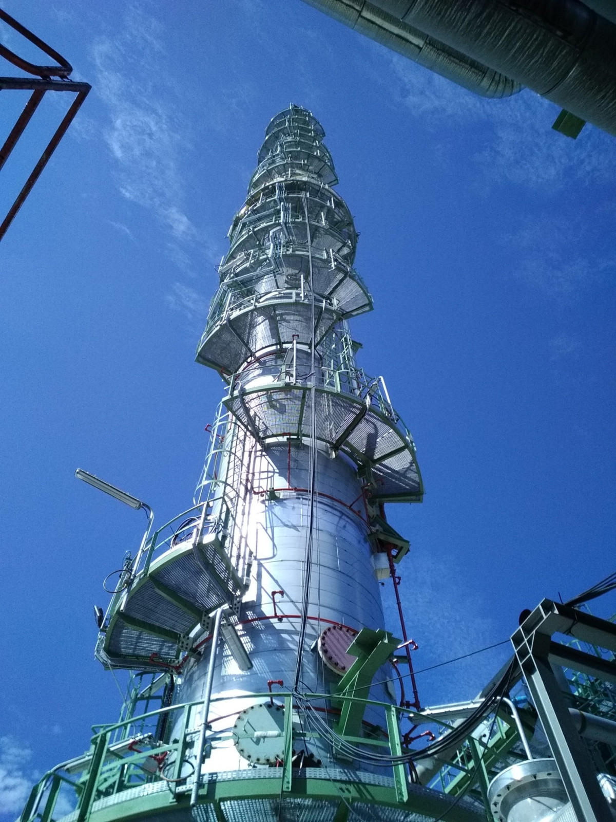 Archivo - Unidad de la refinería de A Coruña