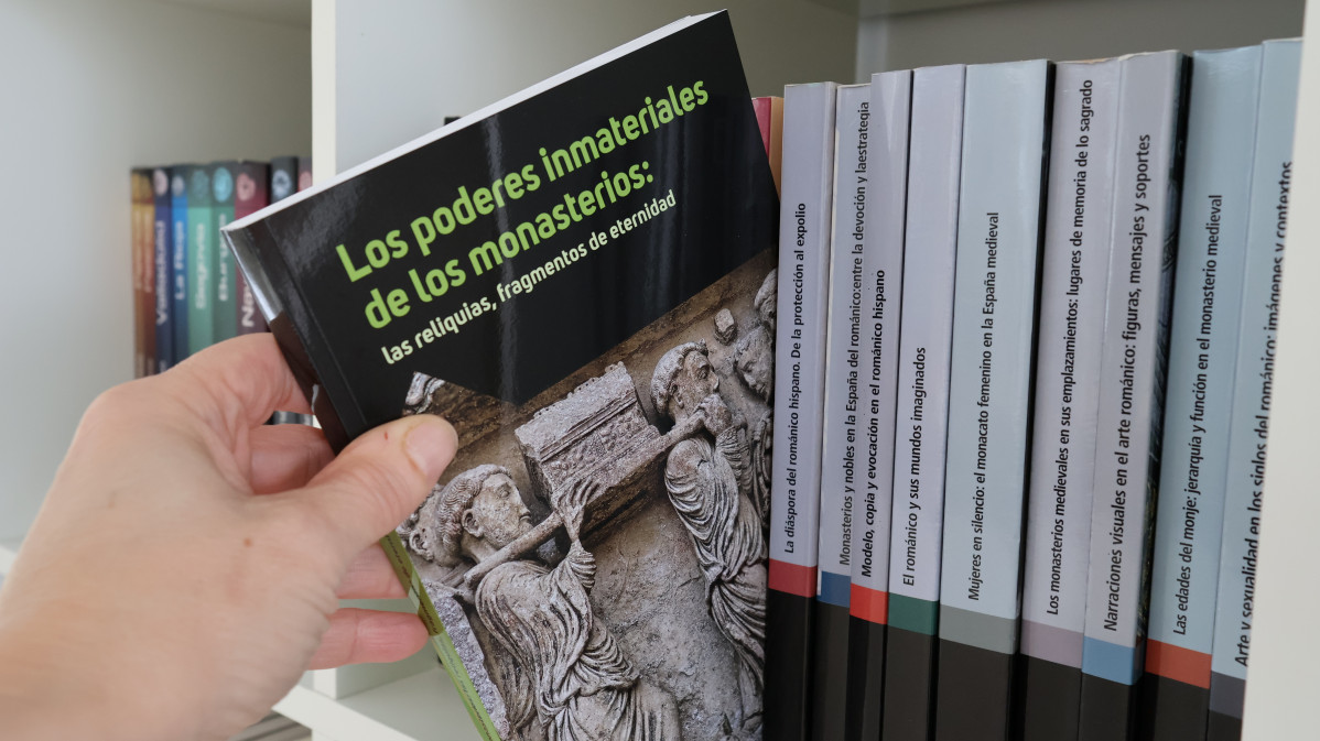 u00a0El libro Los poderes inmateriales de los monasterios, reliquias, fragmentos de eternidad