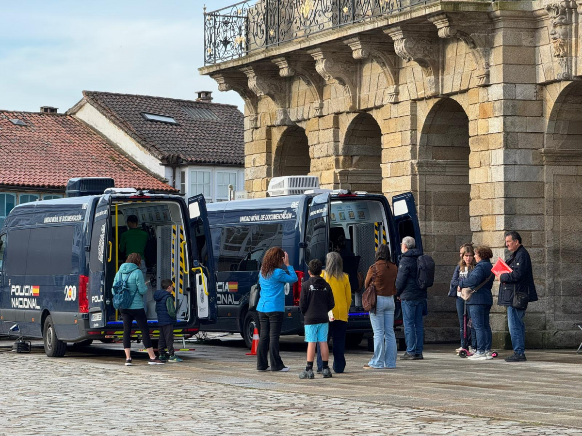 20260417 FOTO FURGu00d3NS POLICu00cdA NACIONAL OBRADOIRO