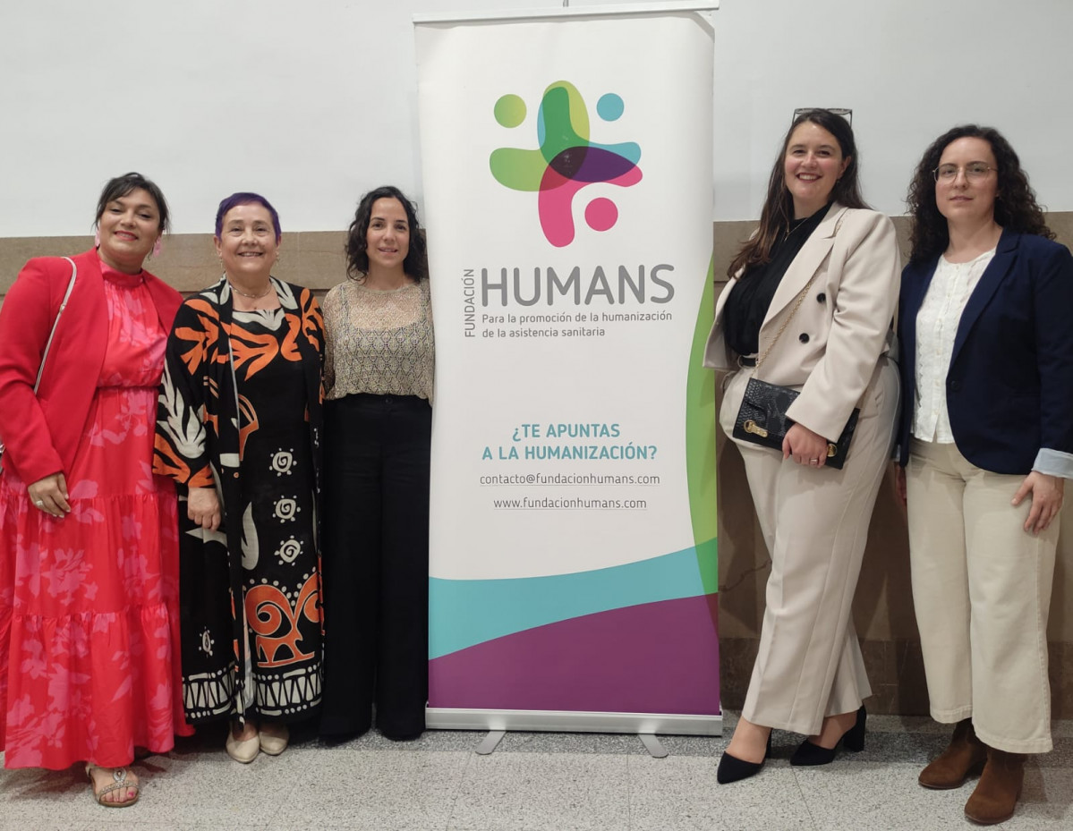 Maru00eda Pico, Isabel Campos, Maru00eda Pais, Estefanu00eda Castiu00f1eiras  y Lucu00eda Recarey recogieron el premio para Barraca XXI