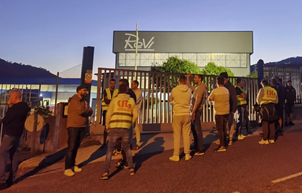 Piquete frente a Revi durante la huelga del metal en una imagen de archivo de octubre de 2022